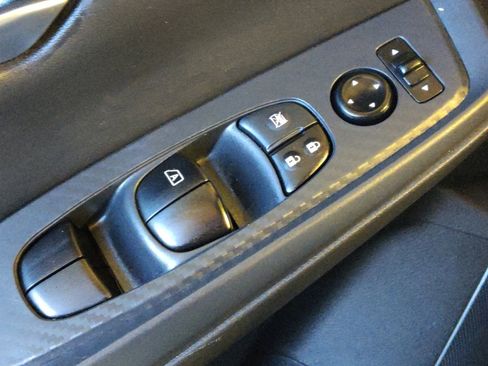 Used 2025 Nissan Sentra SV FWD image 27