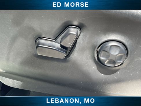 Used 2024 Chrysler Voyager LX FWD image 33