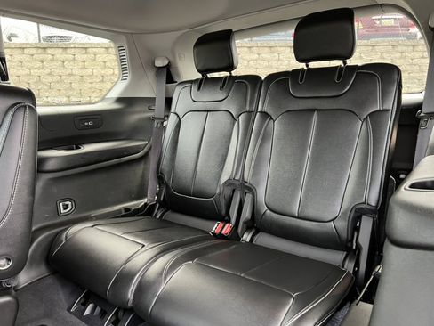 Used 2023 Jeep Grand Cherokee L Limited w/ Trailer Tow Group (B) image 6