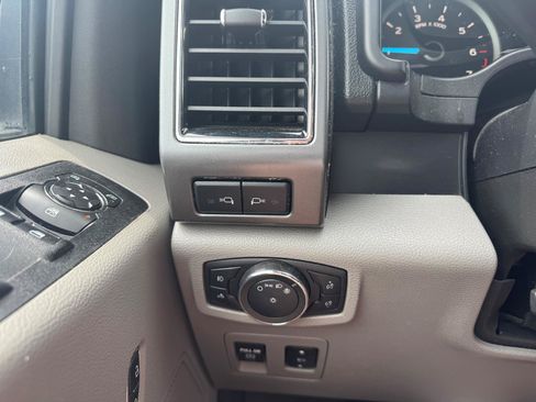 Used 2020 Ford F150 XLT w/ Equipment Group 302A Luxury AWD/4WD image 23