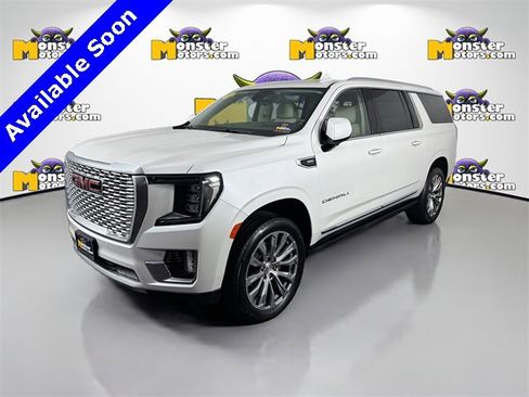 Used 2022 GMC Yukon XL Denali image 1