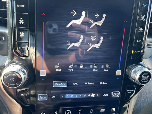 Used 2024 RAM 2500 Laramie image 16