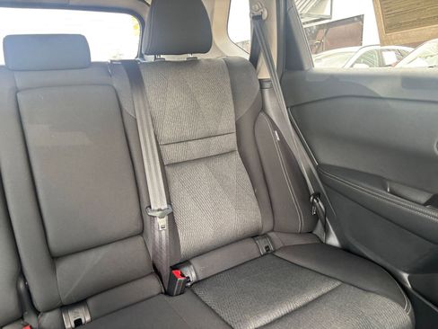 Used 2025 Nissan Rogue SV image 39