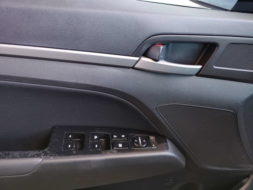Used 2018 Hyundai Elantra Value Edition FWD image 21
