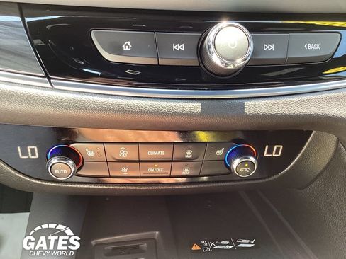 Used 2023 Buick Enclave Essence FWD image 19