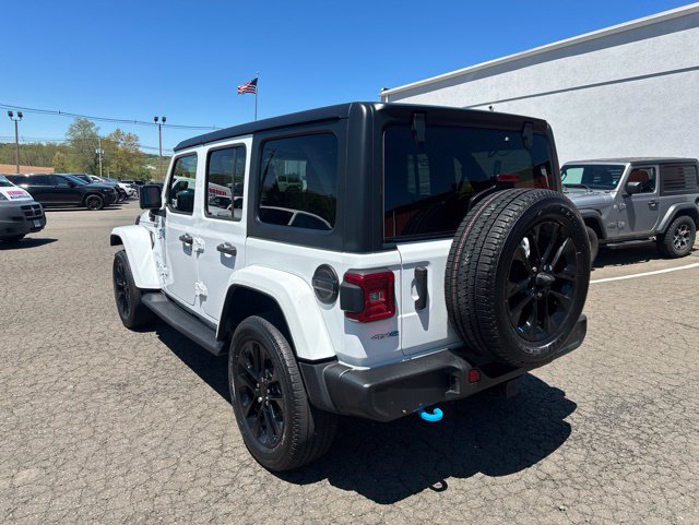 Used 2023 Jeep Wrangler Unlimited Sahara w/ Cold Weather Group AWD/4WD image 4