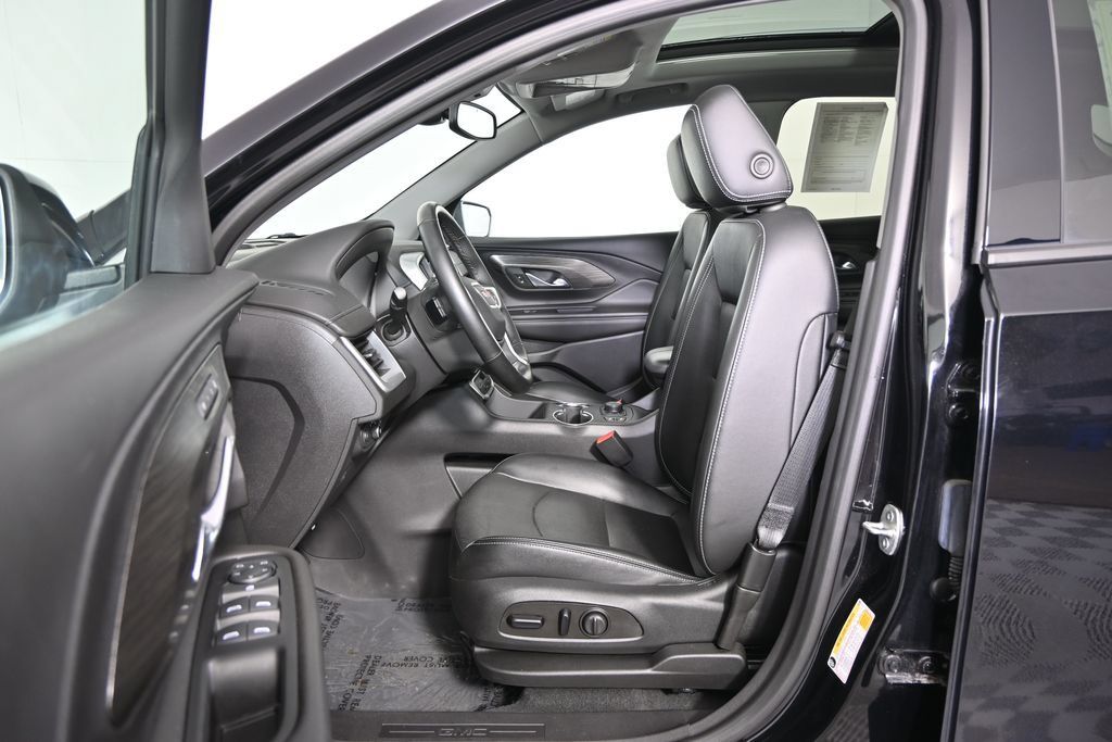 Used 2024 GMC Terrain SLT w/ LPO, Floor Liner Package AWD/4WD image 21