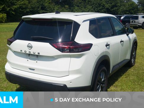 Used 2024 Nissan Rogue S FWD image 3