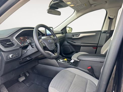 Certified 2022 Ford Escape SE w/ SE Sport Appearance Package image 9