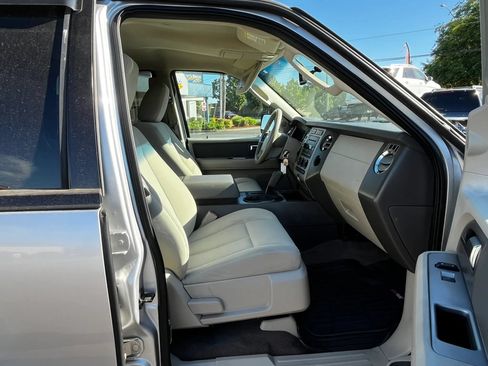 Used 2011 Ford Expedition XL w/ HD Trailer Tow Pkg AWD/4WD image 16
