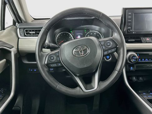 Used 2022 Toyota RAV4 XLE Premium FWD image 18