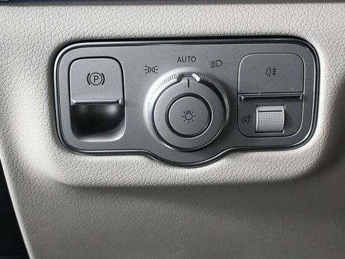 Certified 2026 Mercedes-Benz GLE 450 4MATIC image 9