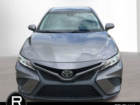 Used 2018 Toyota Camry SE w/ Convenience Package FWD image 9