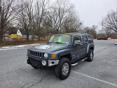 Used 2007 HUMMER H3 Adventure image 2