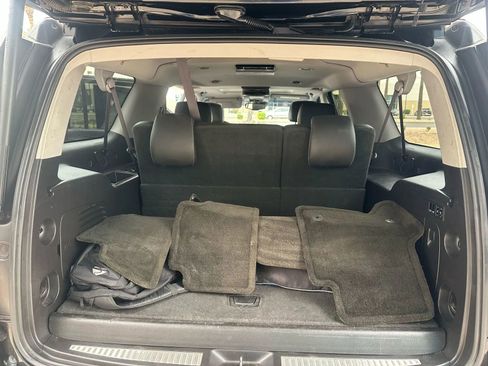 Used 2015 Chevrolet Suburban LT w/ Luxury Package image 24