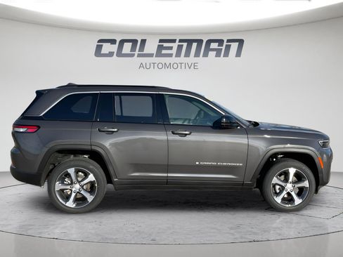 New 2026 Jeep Grand Cherokee Limited w/ Trailer Tow Package AWD/4WD image 6