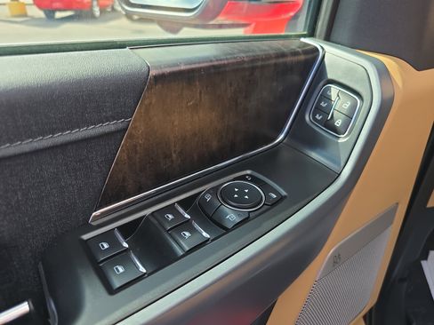 Used 2023 Ford F150 Lariat w/ Trailer Tow Package image 19