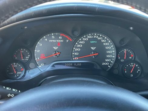 Used 2001 Chevrolet Corvette Convertible w/ Preferred Equipment Group2 RWD image 26
