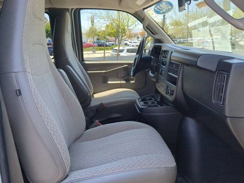 Used 2022 GMC Savana 3500 LS RWD image 29