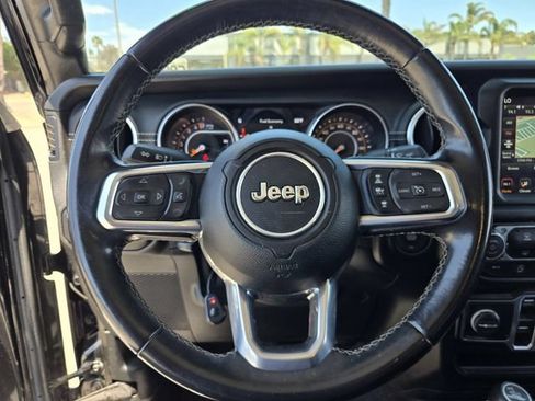 Used 2020 Jeep Gladiator Overland AWD/4WD image 21