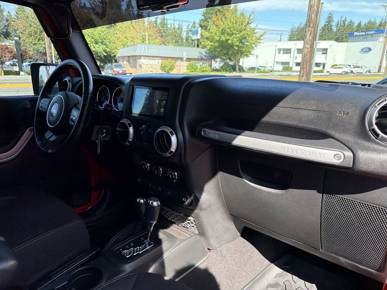 Used 2017 Jeep Wrangler Unlimited Sahara AWD/4WD image 22