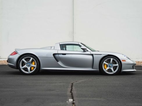 Used 2004 Porsche Carrera GT RWD image 13