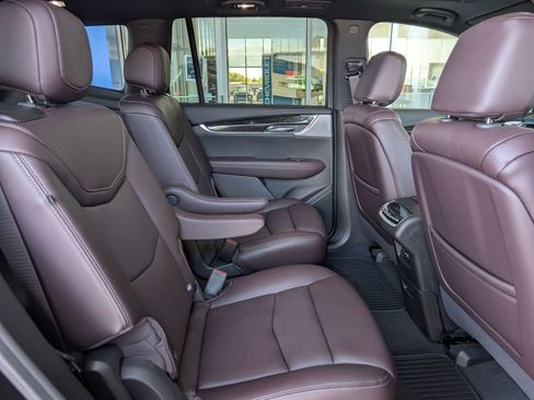 Used 2023 Cadillac XT6 Premium Luxury image 38