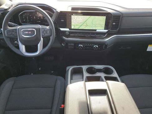 New 2026 GMC Sierra 1500 SLE image 24