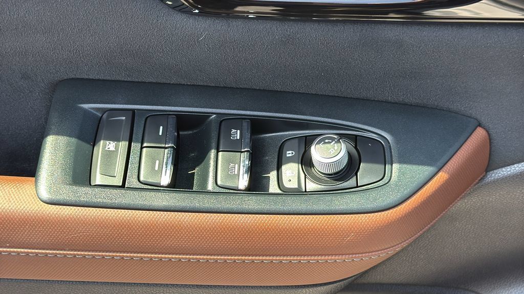 Certified 2025 Subaru Forester Touring AWD/4WD image 20
