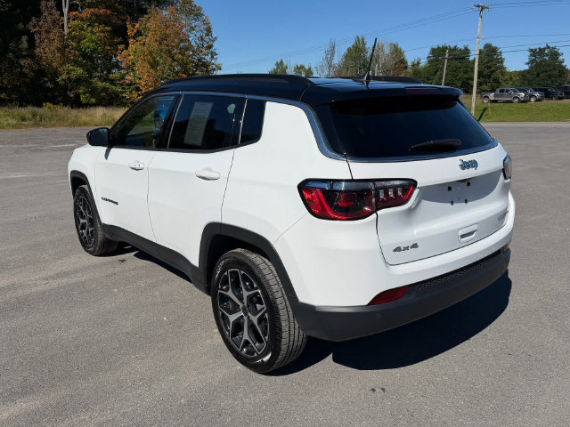 Used 2025 Jeep Compass Limited AWD/4WD image 3