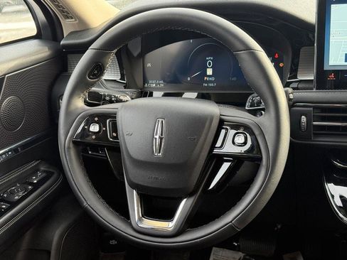 New 2025 Lincoln Corsair AWD image 7
