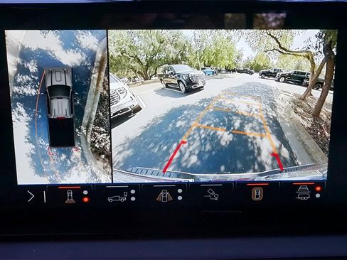 Used 2025 GMC Sierra 2500 AT4 w/ AT4 Premium Plus Package image 18