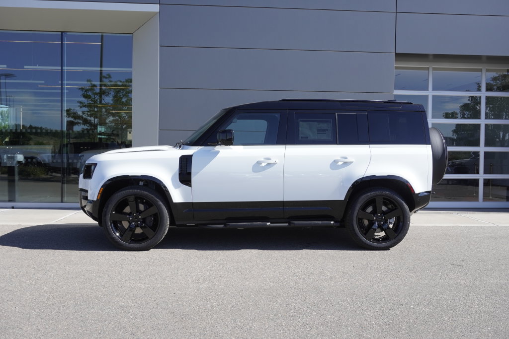 New 2026 Land Rover Defender 110 X-Dynamic SE AWD/4WD image 8