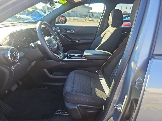 Used 2025 Chevrolet Equinox LT FWD image 9