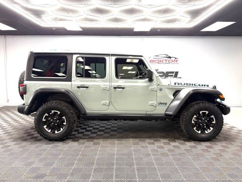 Used 2024 Jeep Wrangler Unlimited Rubicon 4xe w/ Convenience Group AWD/4WD image 16