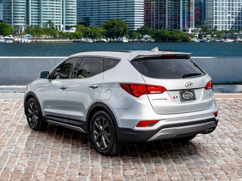 Used 2018 Hyundai Santa Fe Sport image 7