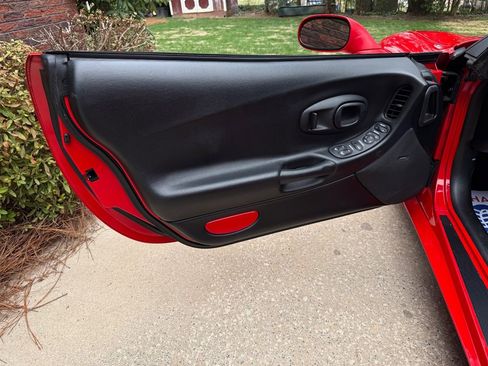 Used 2004 Chevrolet Corvette Coupe w/ Roof Package image 44