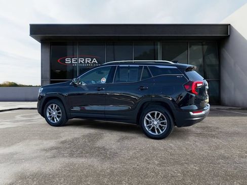 Used 2023 GMC Terrain SLT AWD/4WD image 3