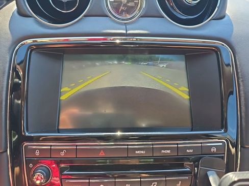 Used 2015 Jaguar XJ L Portfolio RWD image 29