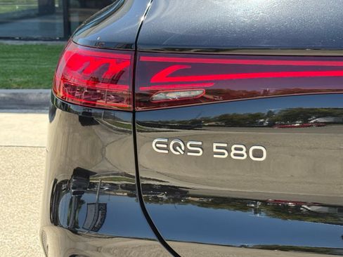 Used 2023 Mercedes-Benz EQS 580 4MATIC SUV image 11