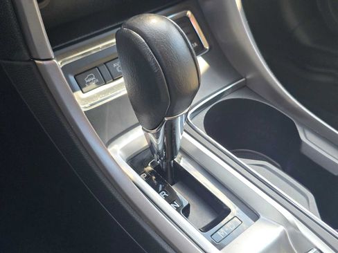 Used 2019 Subaru Ascent Limited AWD/4WD image 28