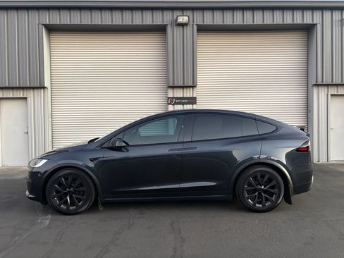 Used 2024 Tesla Model X image 3