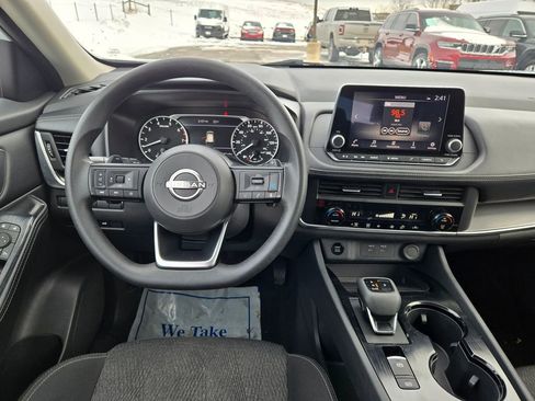 Used 2024 Nissan Rogue SV image 18