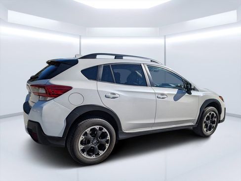 Used 2023 Subaru Crosstrek 2.0i Premium image 3