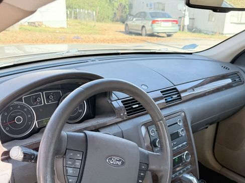Used 2008 Ford Taurus SEL image 6