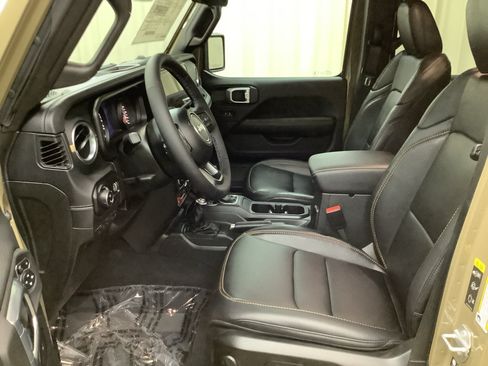 New 2026 Jeep Gladiator Willys AWD/4WD image 13