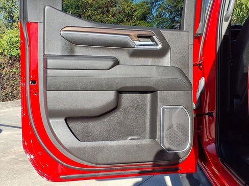 Used 2024 Chevrolet Silverado 1500 LT Trail Boss w/ LT Trail Boss Premium Package image 17