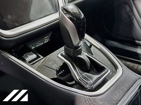 Used 2025 Subaru Outback Premium AWD/4WD image 18