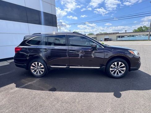 Used 2017 Subaru Outback 3.6R Touring w/ Popular Package #5A AWD/4WD image 8