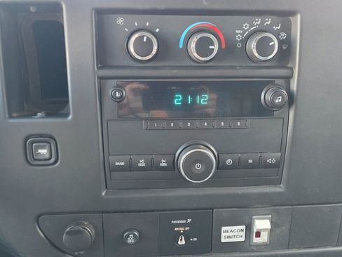 Used 2014 Chevrolet Express 2500 image 13